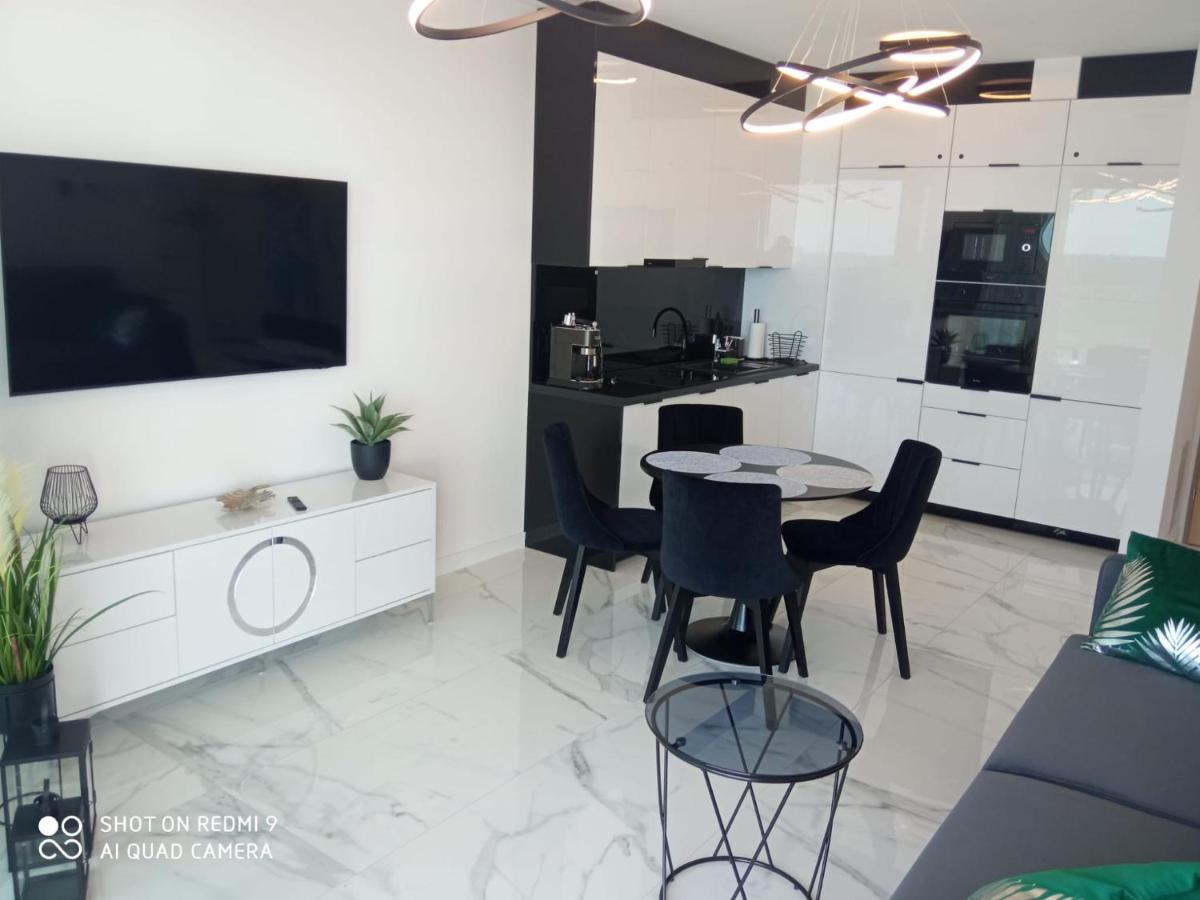 Apartament Z Widokiem Na Morze W Kompleksie Hevenia Rewal Buitenkant foto